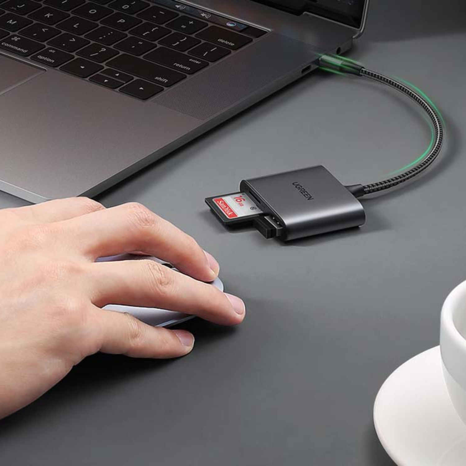 Lector de Tarjetas Multifunción USB-C UGREEN